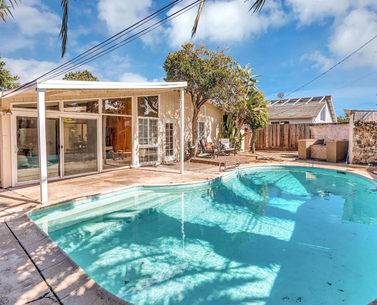 1327 Egret Dr, Sunnyvale CA  94087-3444 exterior