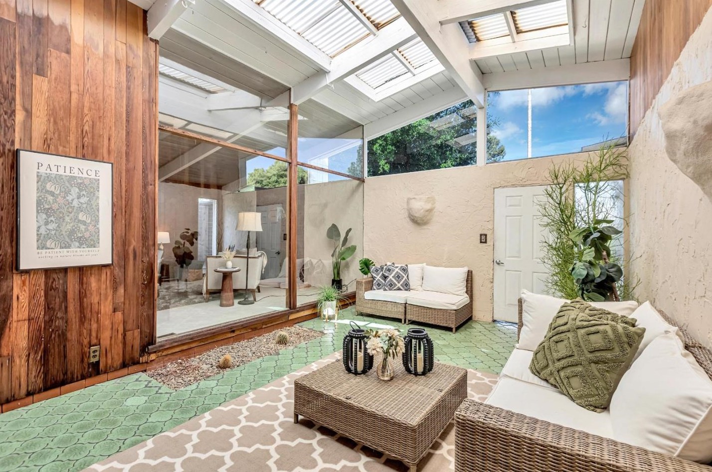 1327 Egret Dr, Sunnyvale CA  94087-3444 exterior