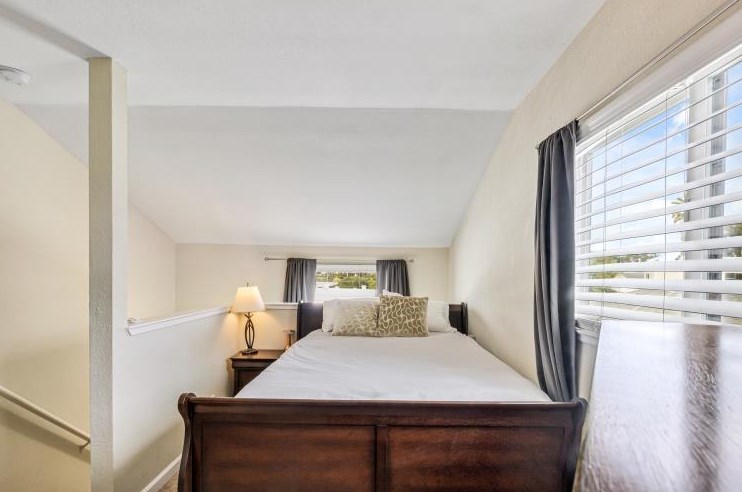 820 Casanova Ave, Monterey CA  93940-6878 exterior