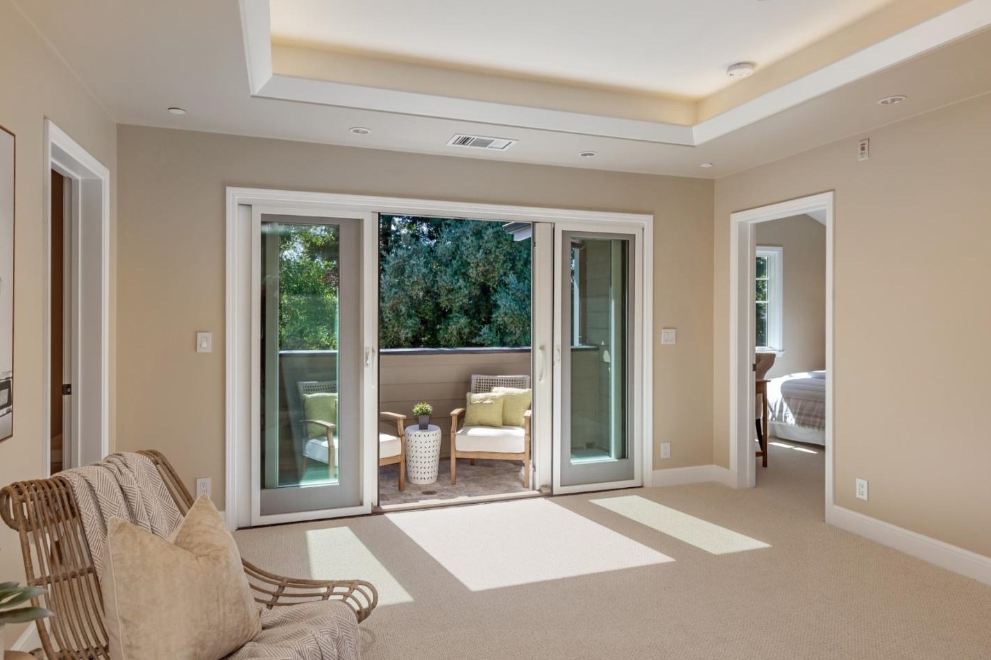 1110 Golden Way, Los Altos CA 94024-5070 exterior