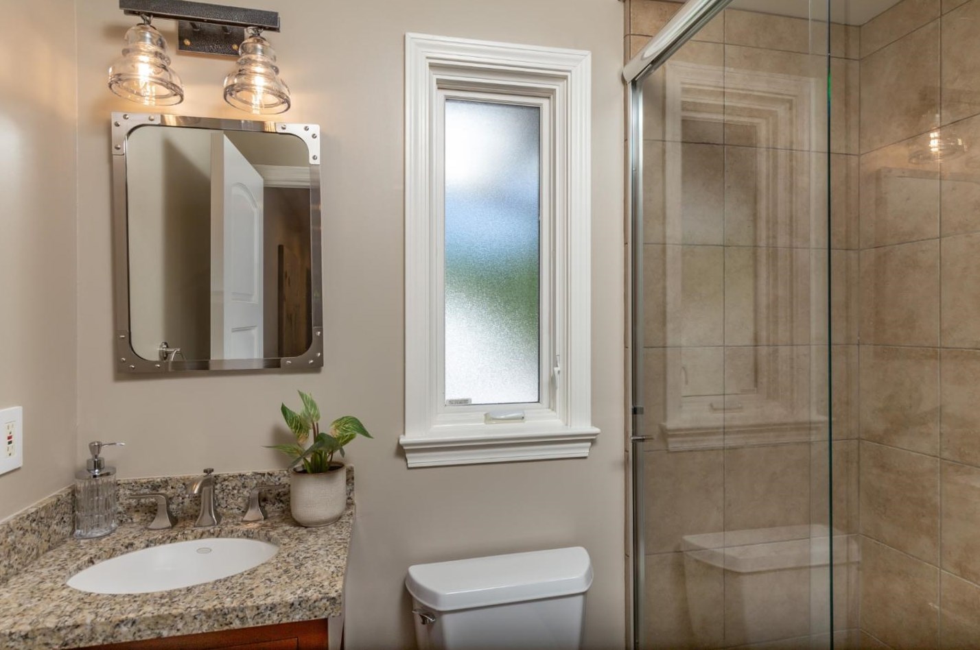 1110 Golden Way, Los Altos CA 94024-5070 exterior