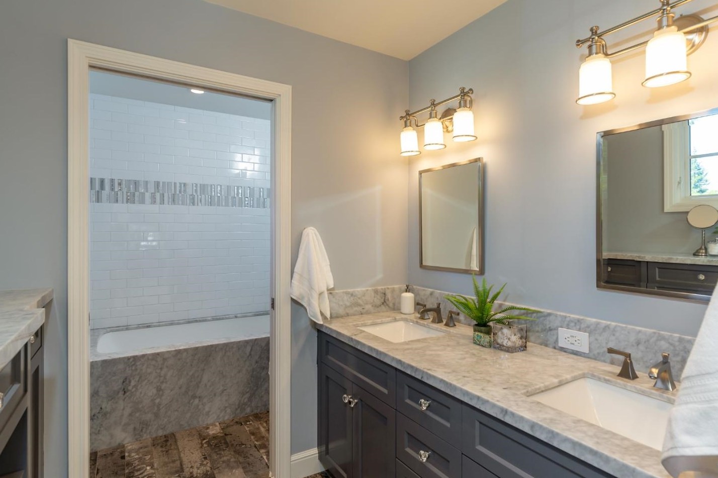 1110 Golden Way, Los Altos CA 94024-5070 exterior