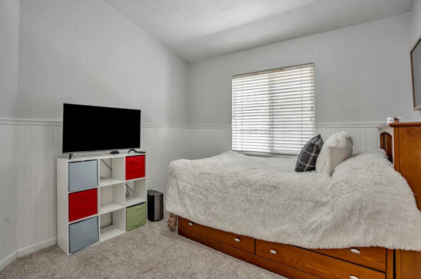 2824 Dinwiddie Way, Elk Grove CA 95758-7438 exterior