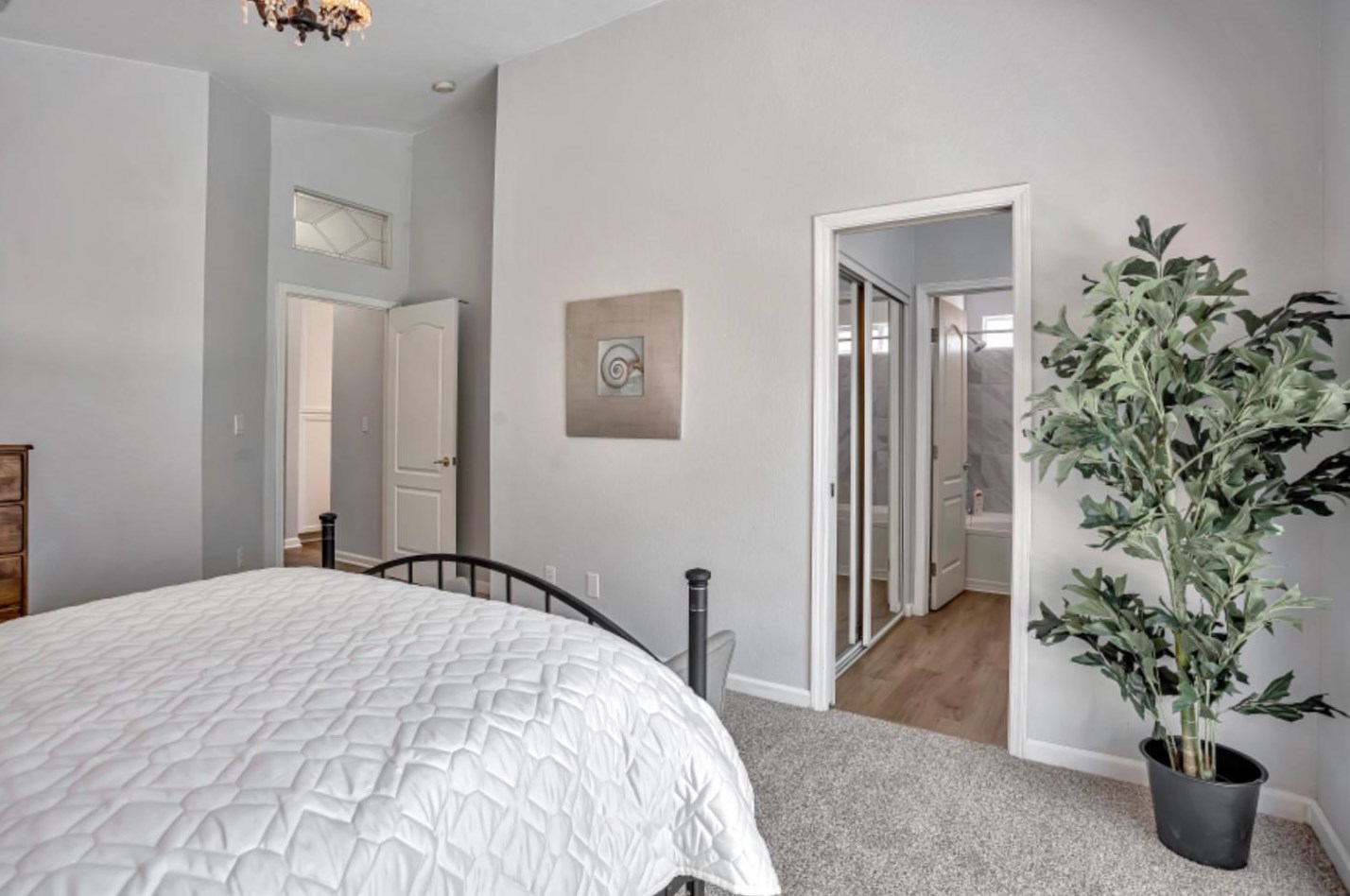 2824 Dinwiddie Way, Elk Grove CA 95758-7438 exterior