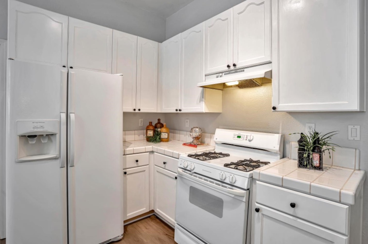 2824 Dinwiddie Way, Elk Grove CA 95758-7438 exterior