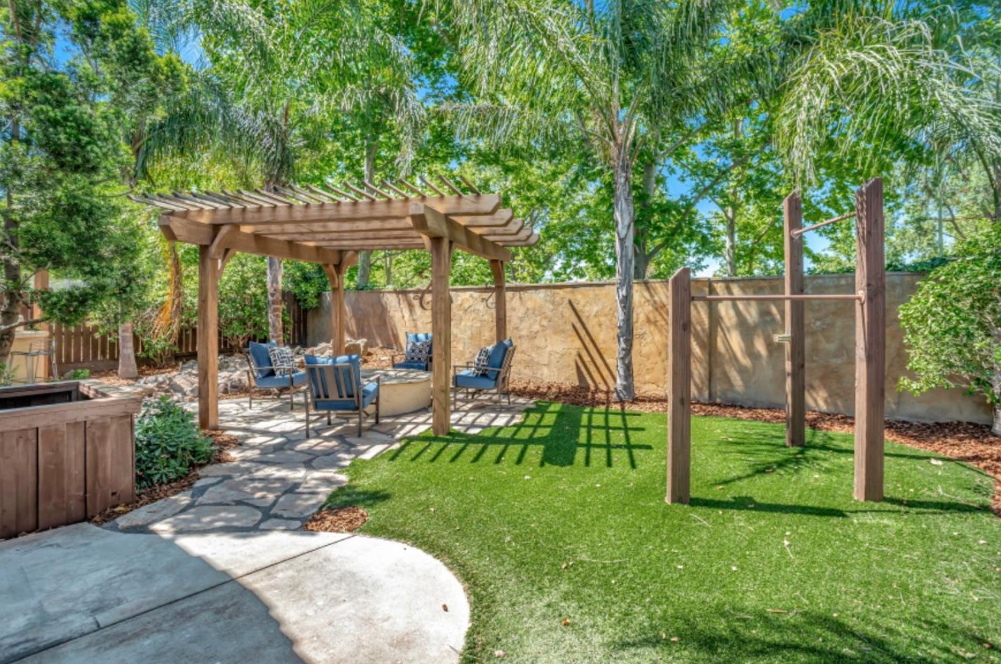 2824 Dinwiddie Way, Elk Grove CA 95758-7438 exterior