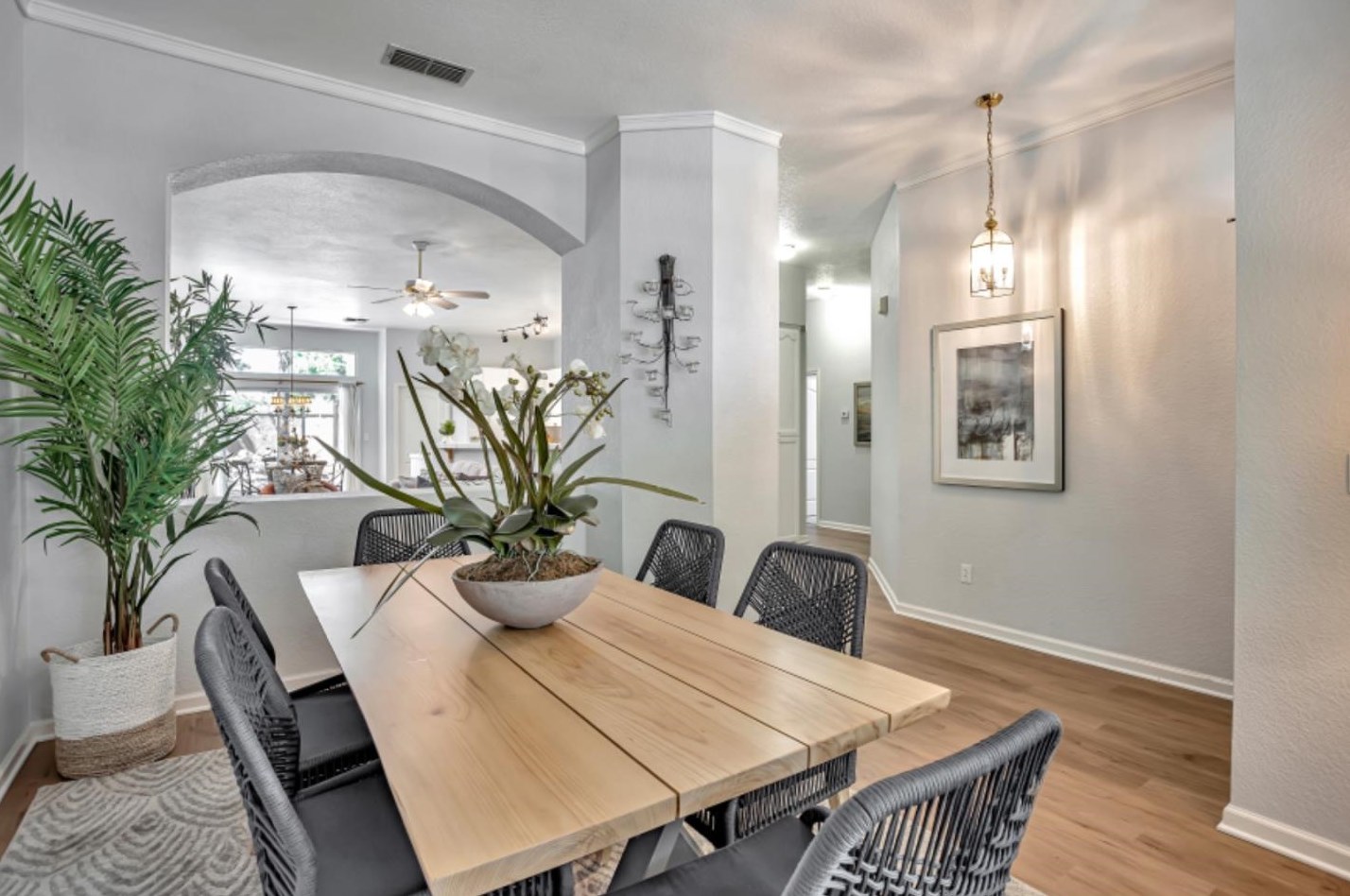 2824 Dinwiddie Way, Elk Grove CA 95758-7438 exterior