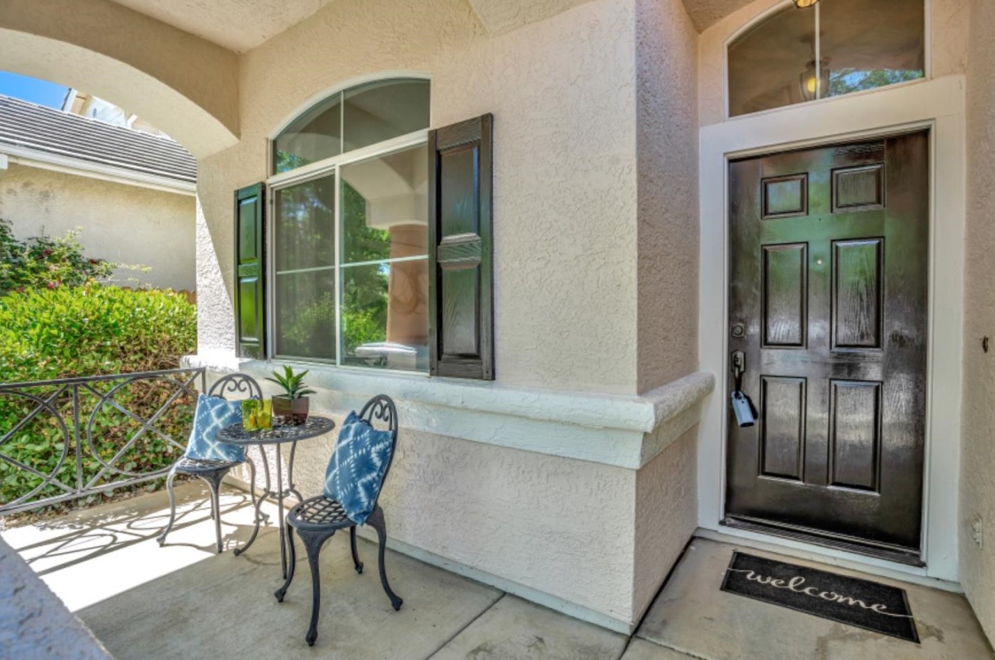 2824 Dinwiddie Way, Elk Grove CA 95758-7438 exterior