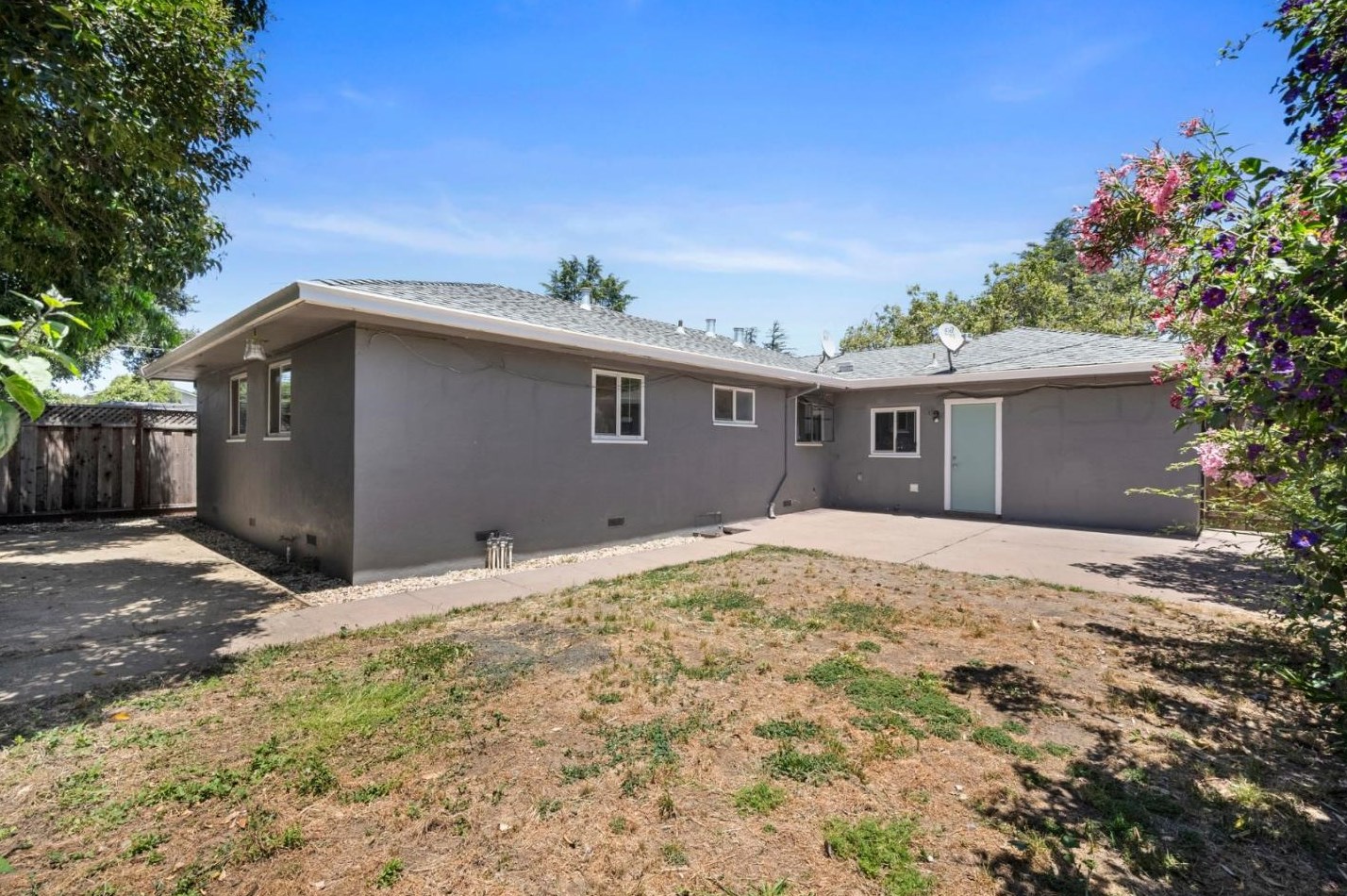17795 Del Monte Ave, Morgan Hill CA  95037-4327 exterior