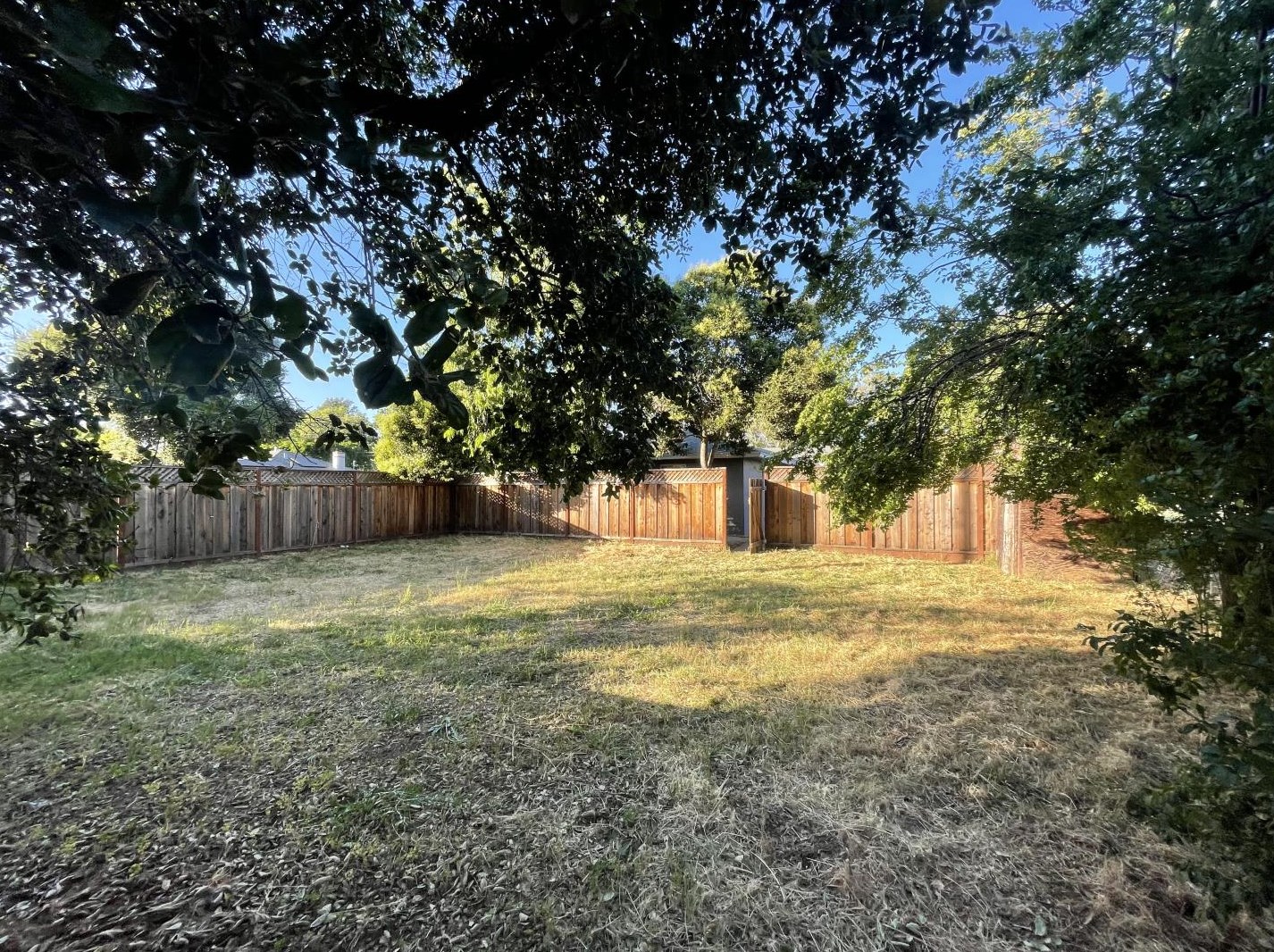 17795 Del Monte Ave, Morgan Hill CA  95037-4327 exterior