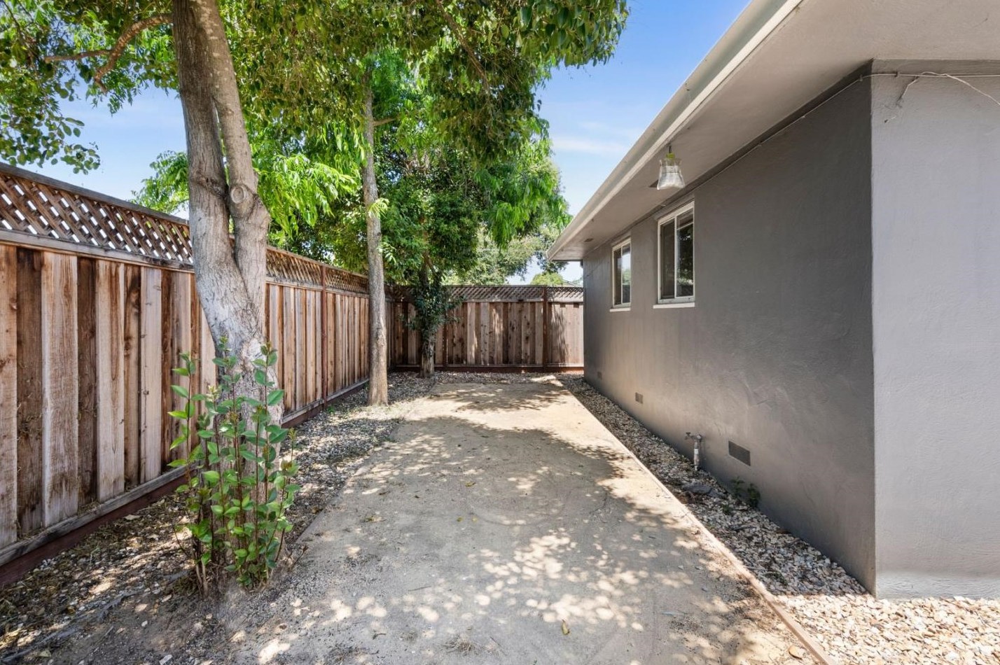 17795 Del Monte Ave, Morgan Hill CA  95037-4327 exterior