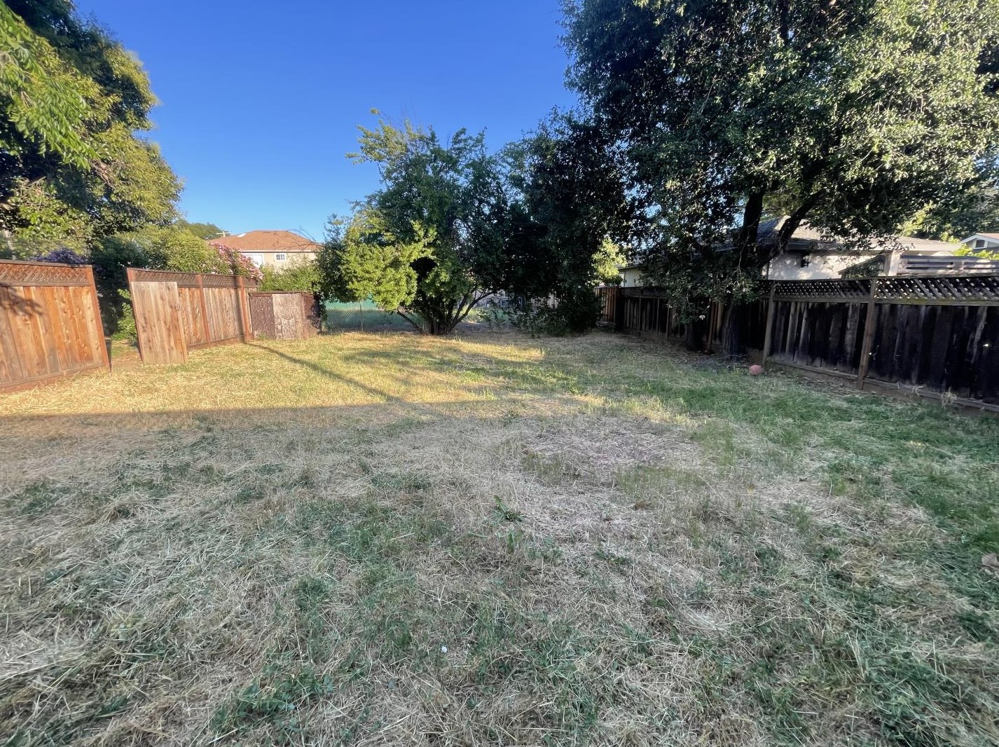 17795 Del Monte Ave, Morgan Hill CA  95037-4327 exterior