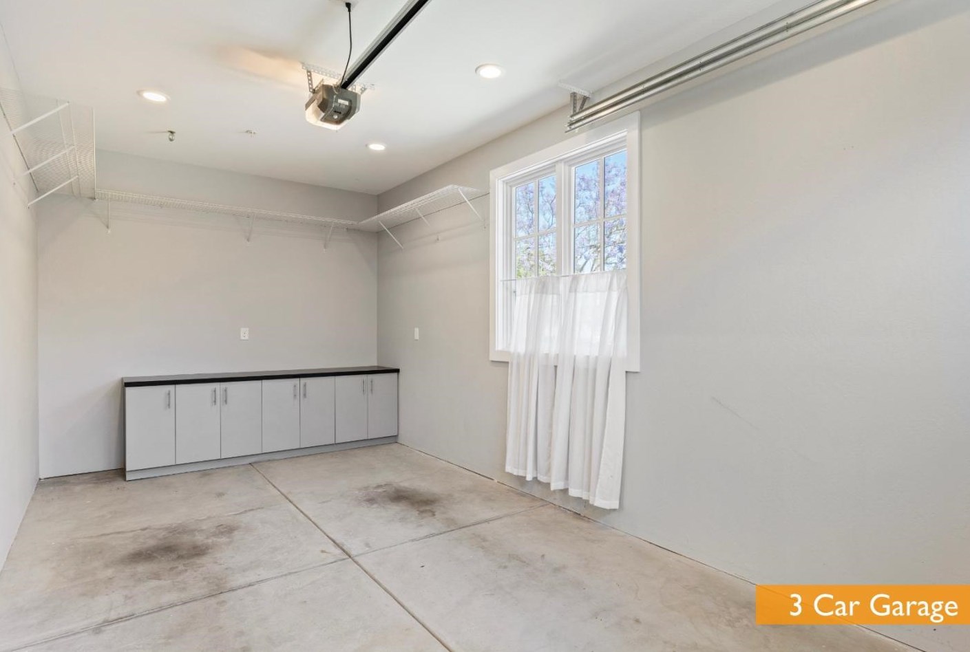 1220 Grant Rd, Los Altos CA 94024-6149 exterior