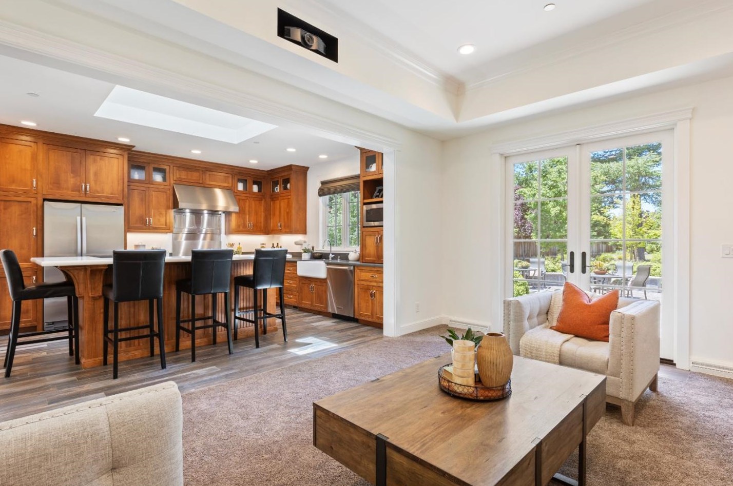 1220 Grant Rd, Los Altos CA 94024-6149 exterior