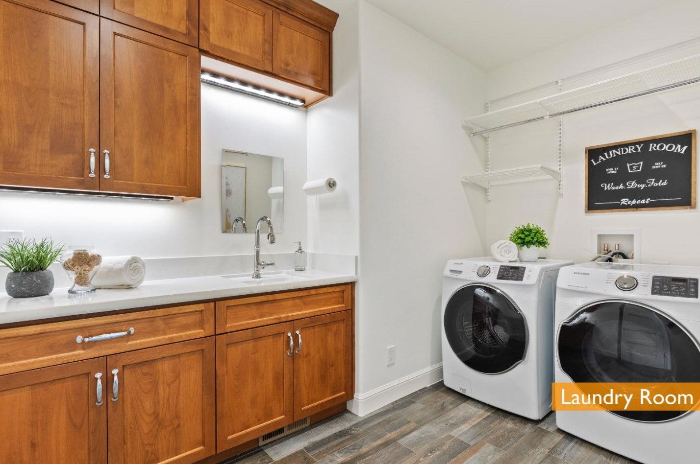 1220 Grant Rd, Los Altos CA 94024-6149 exterior