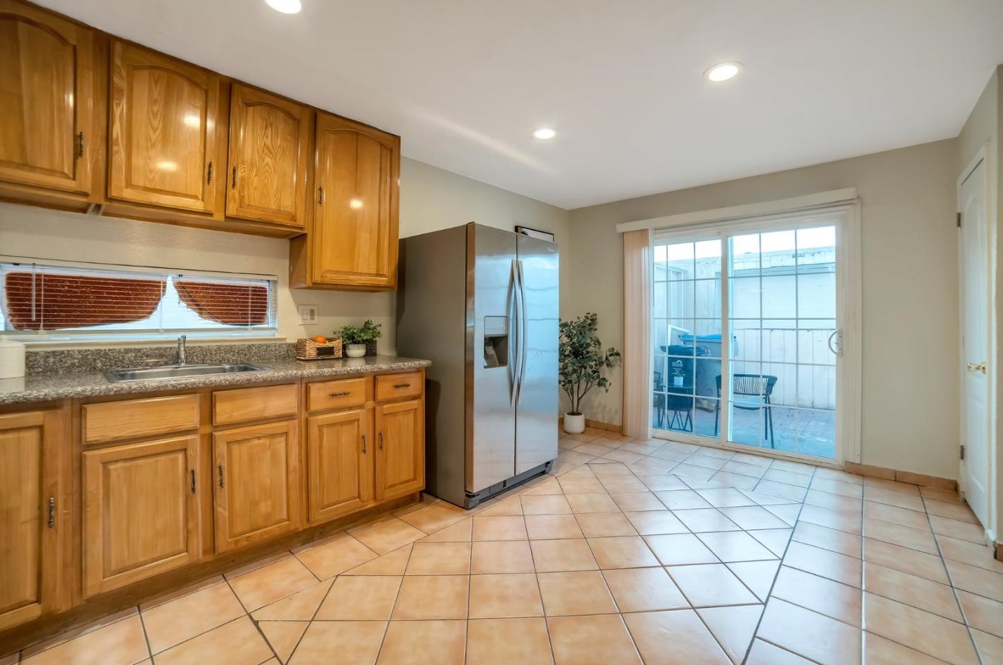 2183 Luz Ave, San Jose CA  95116-2051 exterior