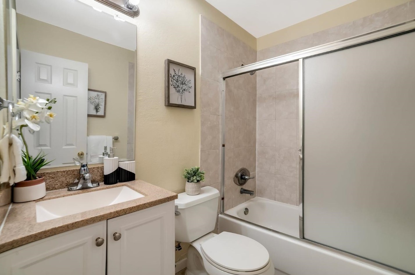 2183 Luz Ave, San Jose CA  95116-2051 exterior