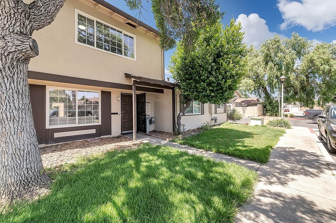 583 7 Trees Village Way, San Jose CA  95111-2363 exterior