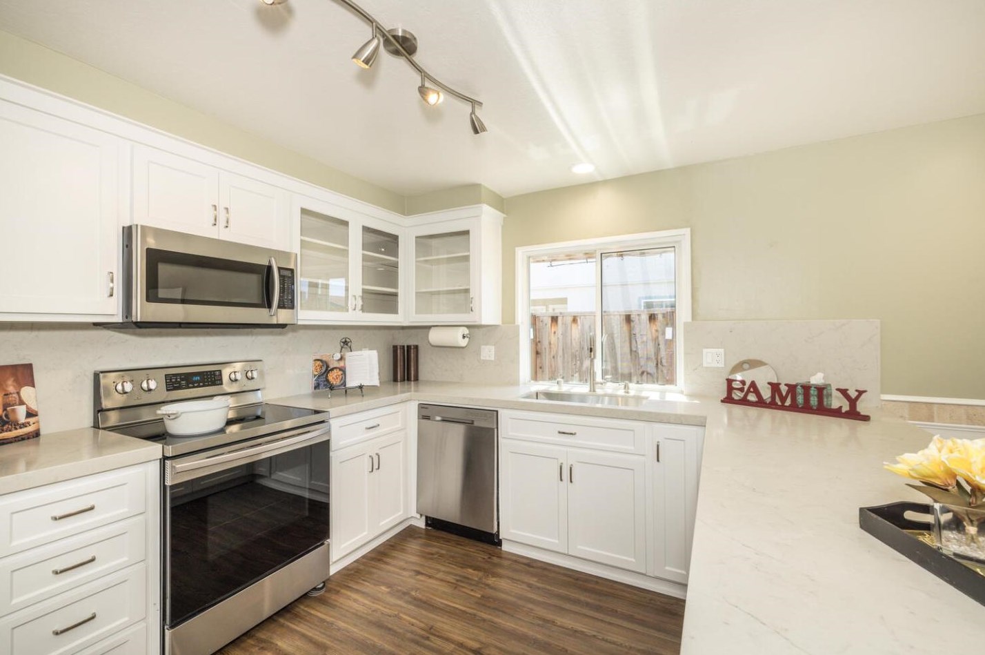 473 Chesapeake Ave, San Mateo CA  94404-3516 exterior