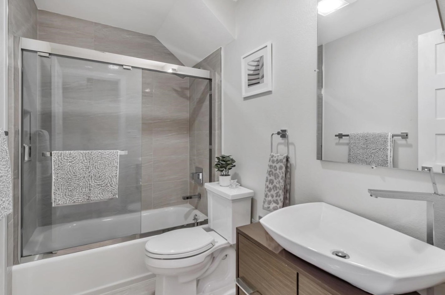 4335 Terrabella Pl, Oakland CA  94619-3154 exterior