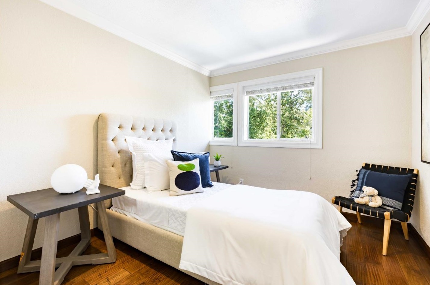 2182 Clayton Dr, Menlo Park CA exterior