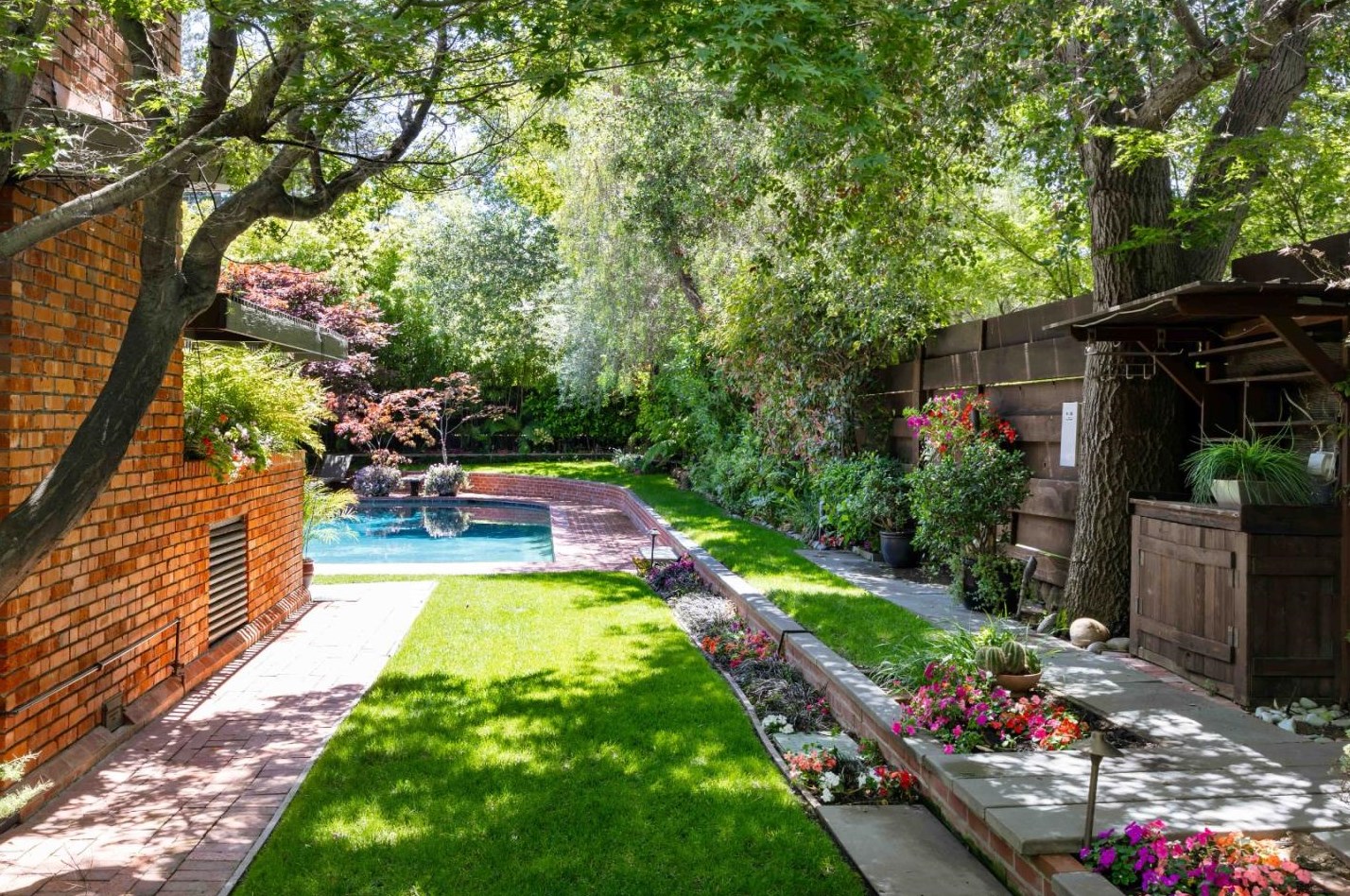 2182 Clayton Dr, Menlo Park CA exterior