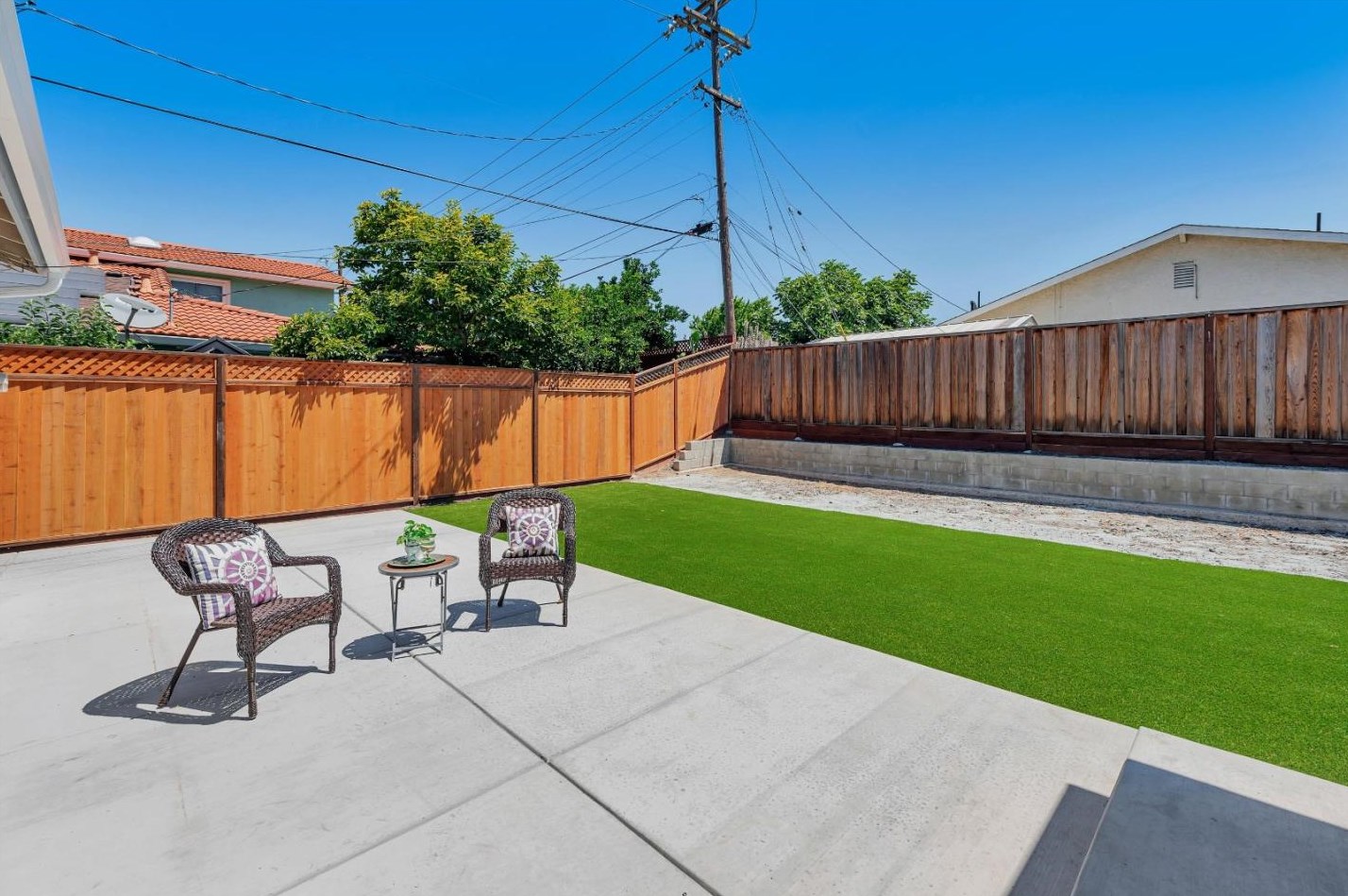 490 Temple Dr, Milpitas CA  95035-6036 exterior