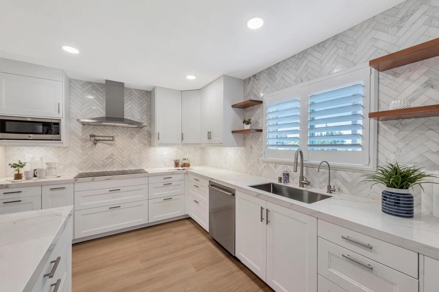 490 Temple Dr, Milpitas CA  95035-6036 exterior