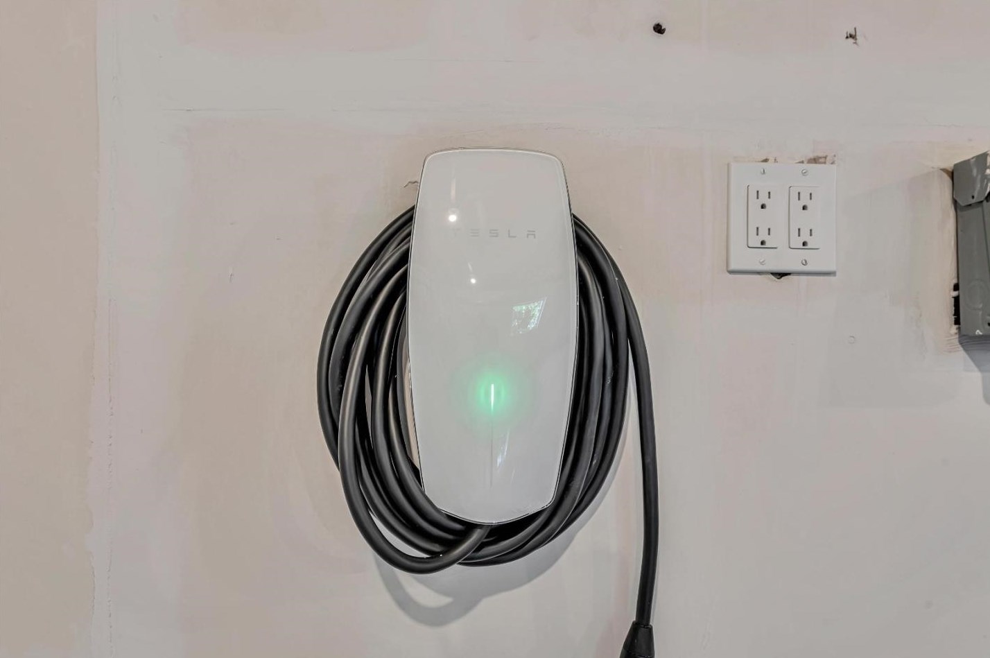 490 Temple Dr, Milpitas CA  95035-6036 exterior