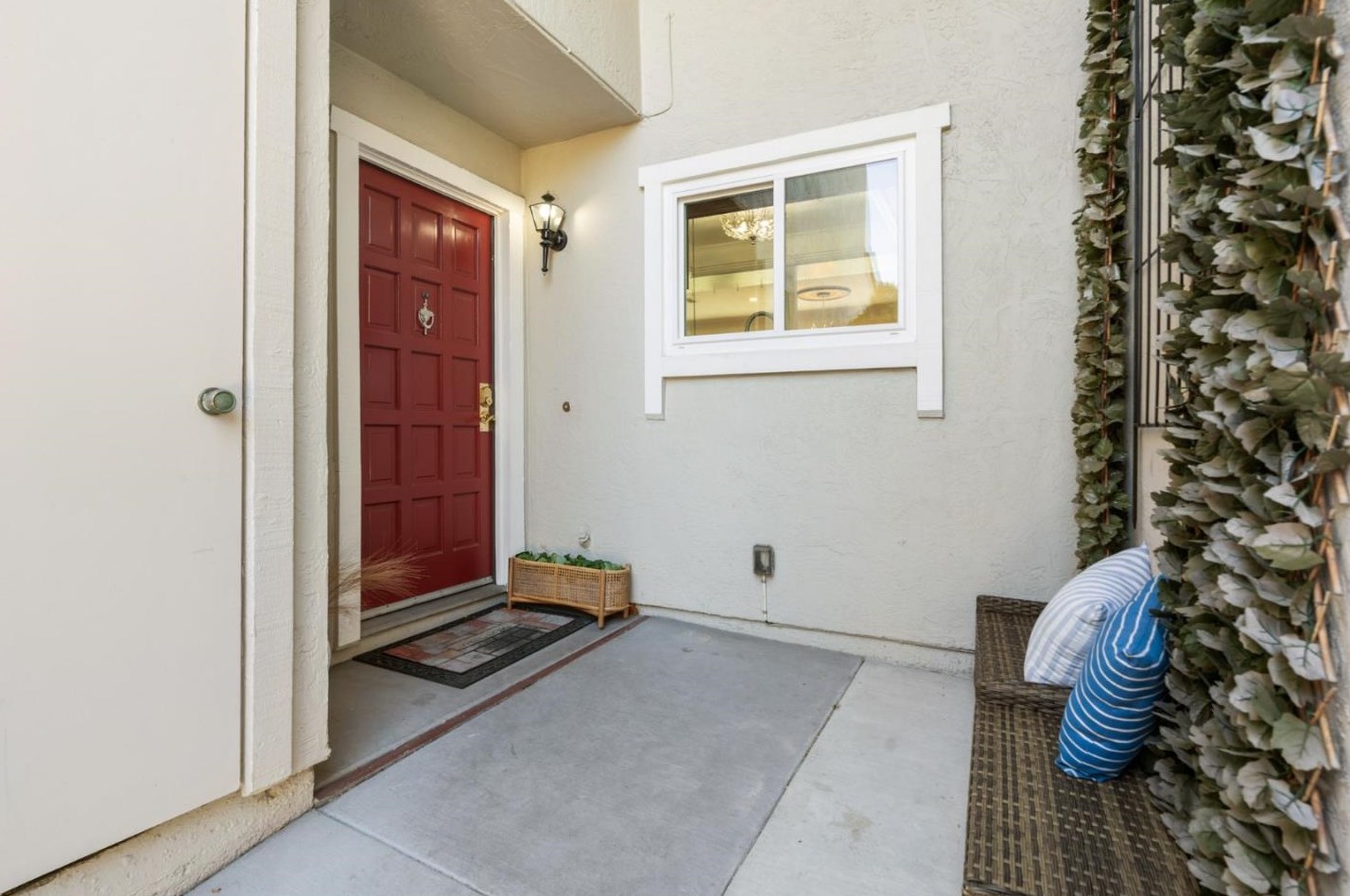 144 Beach Park Blvd, San Mateo CA  94404-2708 exterior