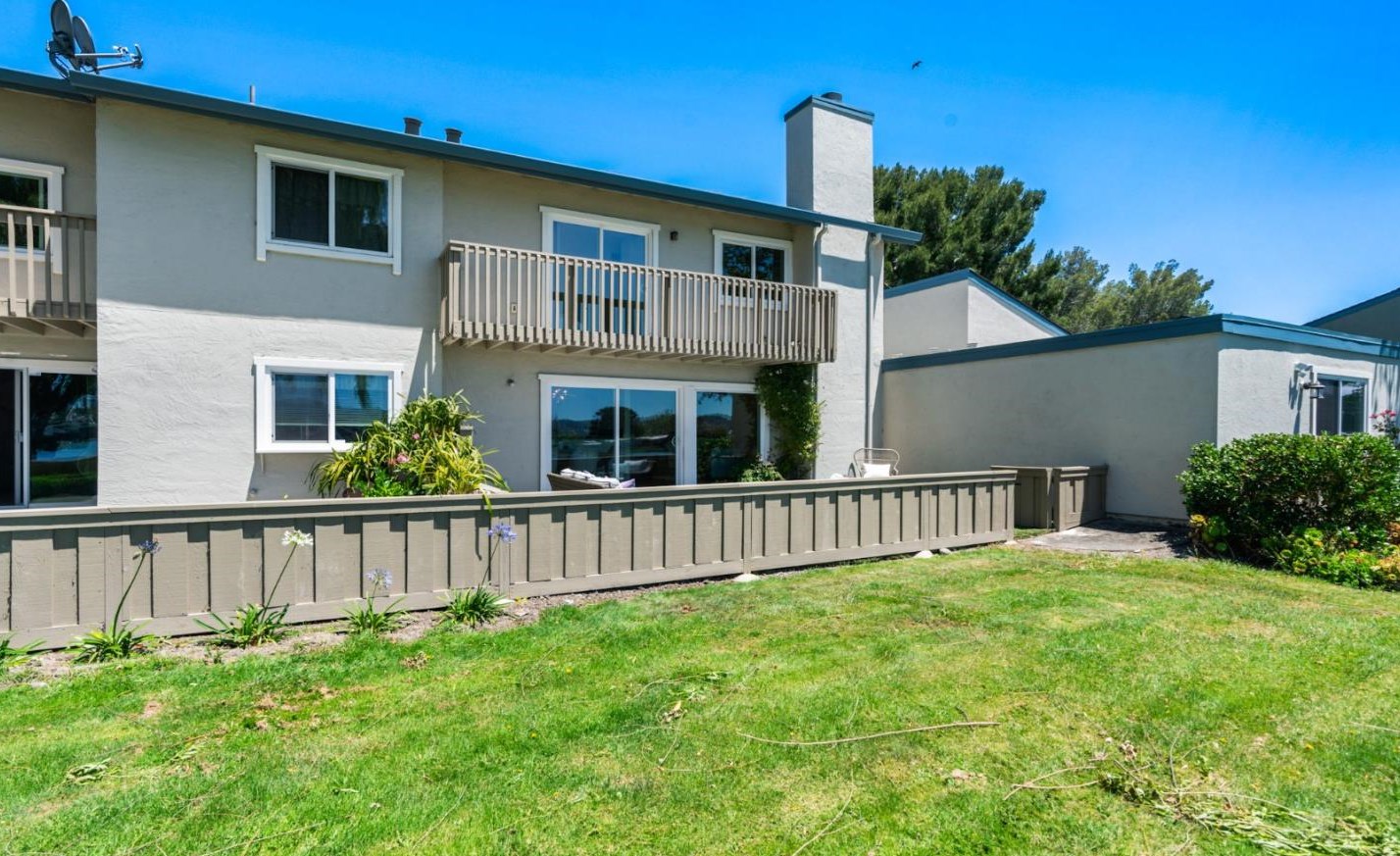 144 Beach Park Blvd, San Mateo CA  94404-2708 exterior