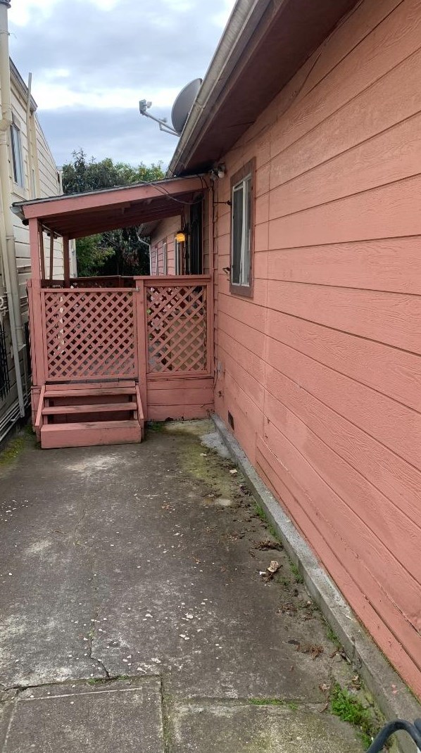 1317 24 St, Oakland CA  94601-1206 exterior