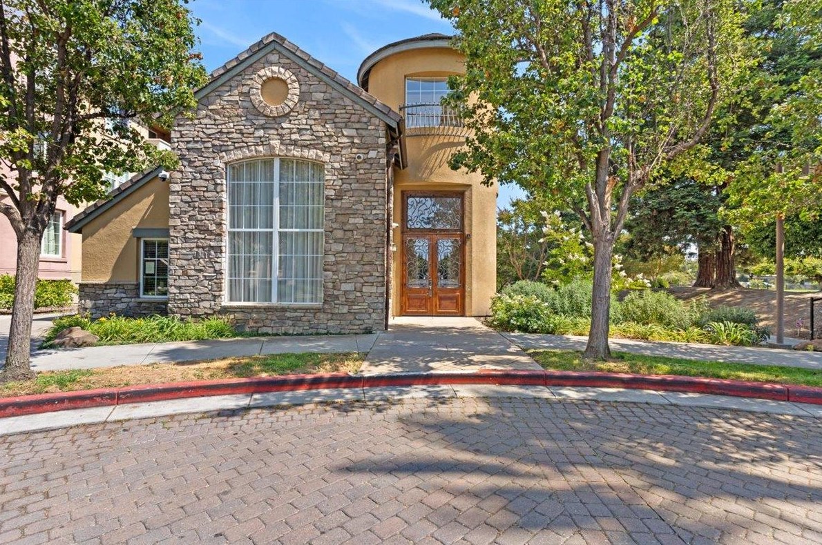 1550 Technology Dr, San Jose CA  95110-3808 exterior