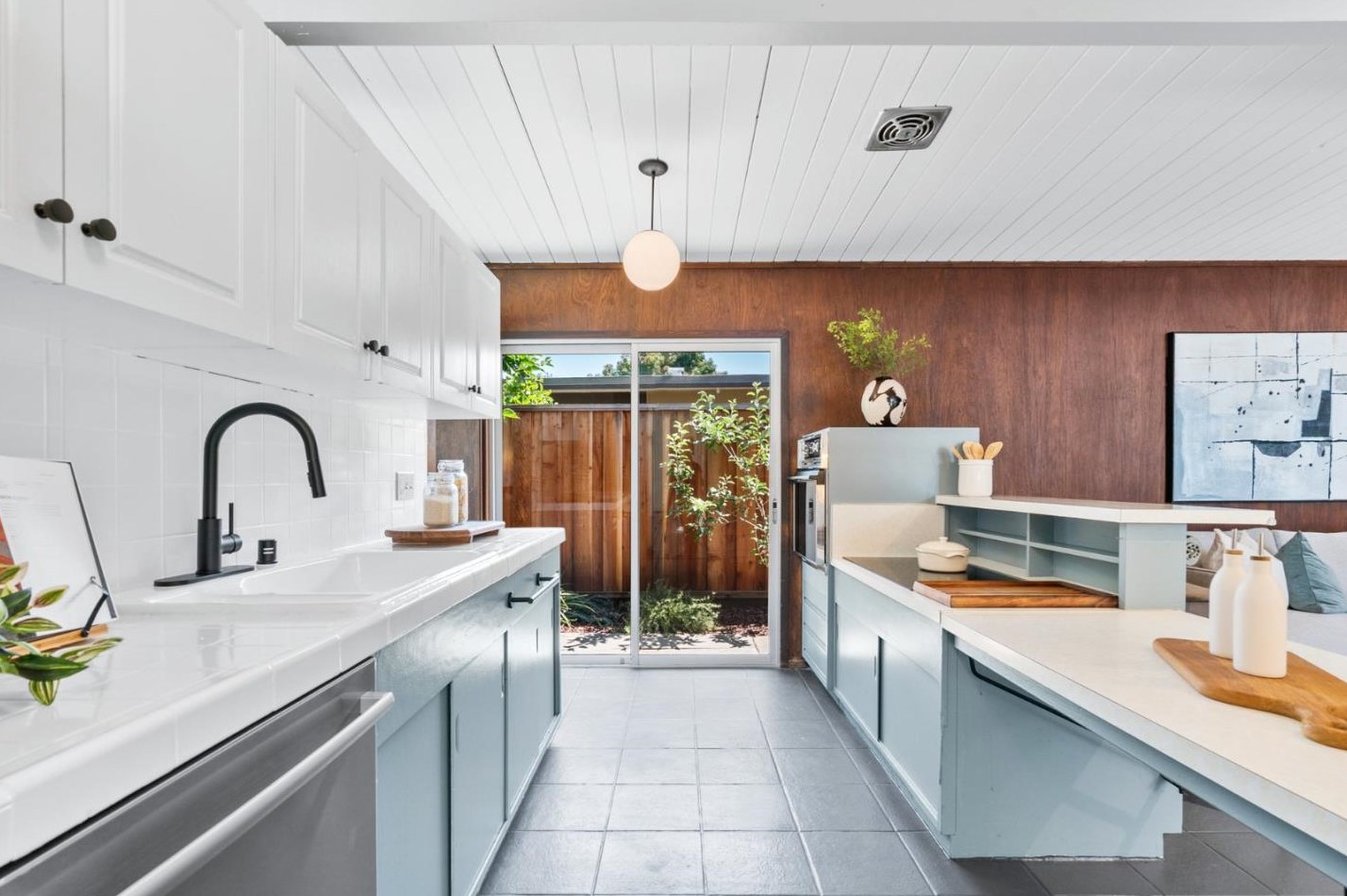 1150 Mary Ave, Sunnyvale CA  94087-2103 exterior