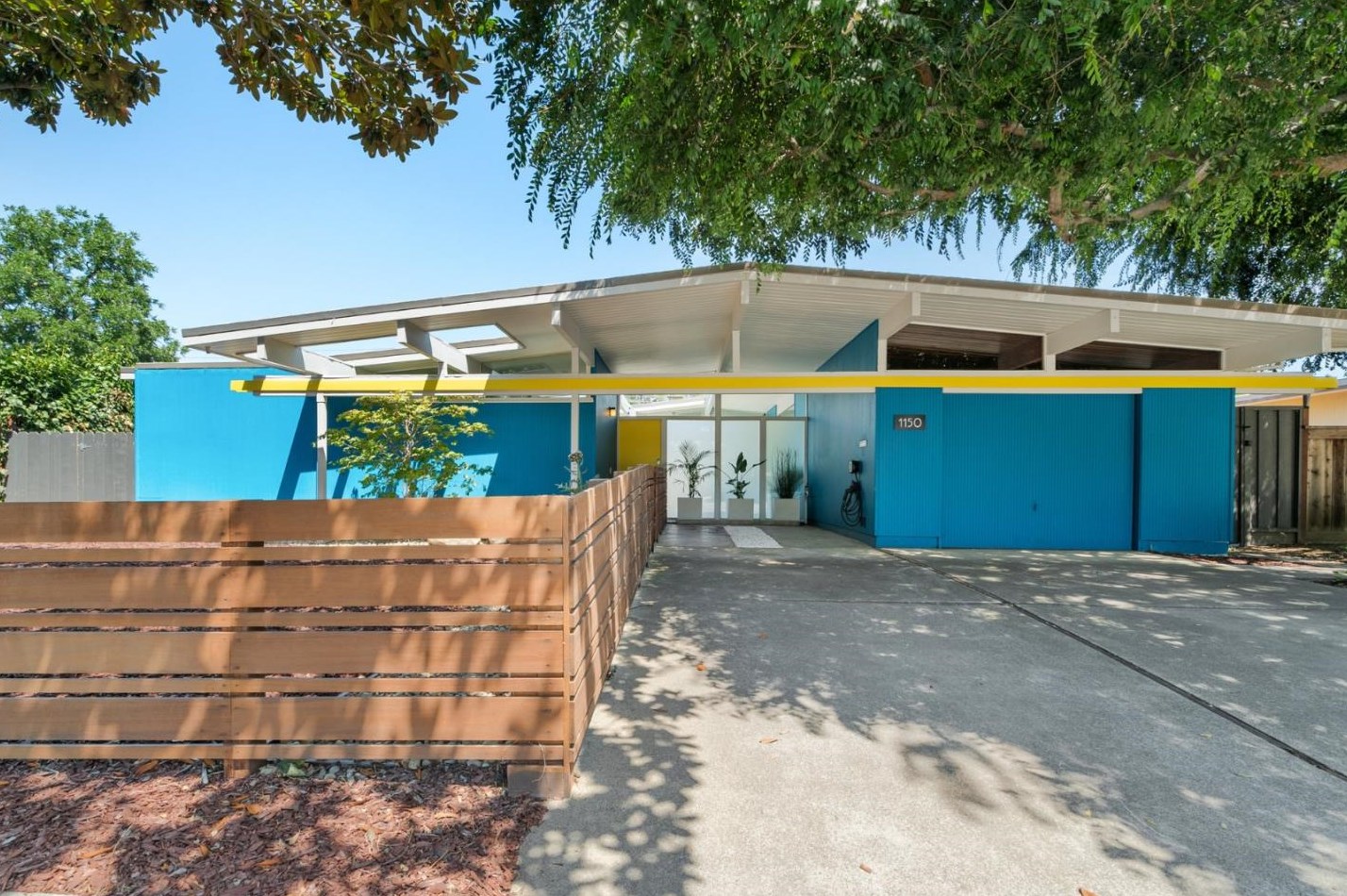 1150 Mary Ave, Sunnyvale CA  94087-2103 exterior