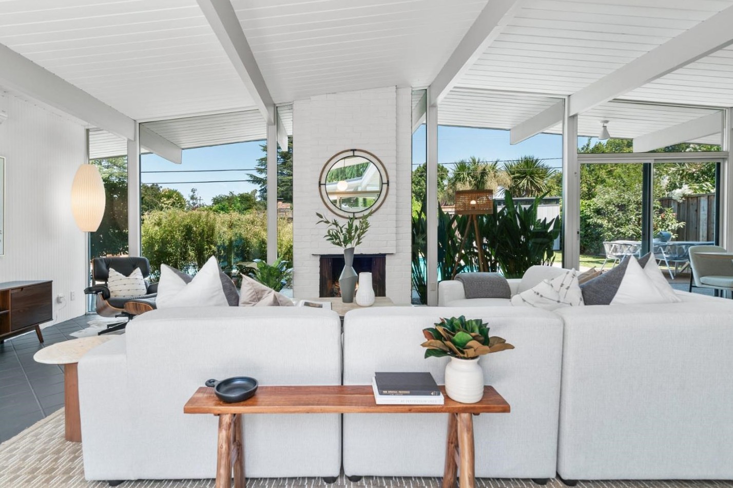 1150 Mary Ave, Sunnyvale CA  94087-2103 exterior