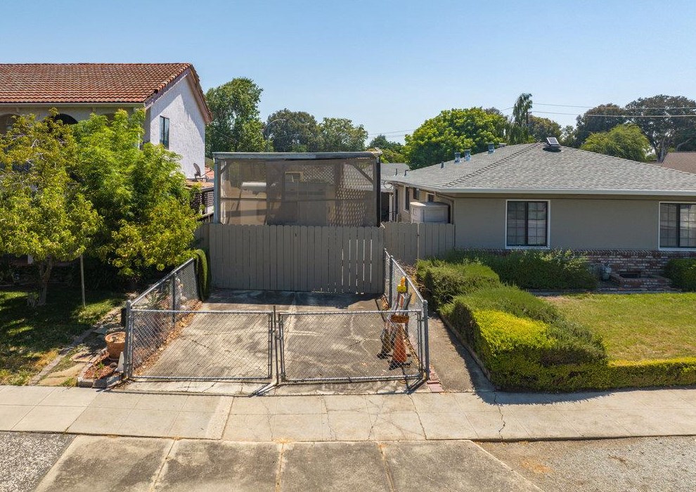 1765 Walnut Grove Ave, San Jose CA  95126-1335 exterior