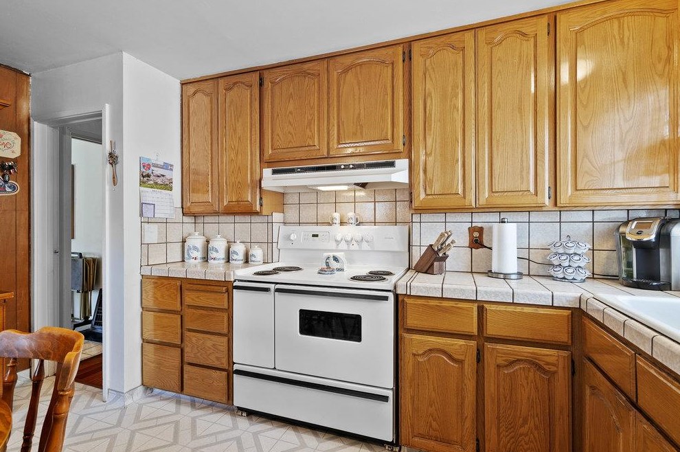 1765 Walnut Grove Ave, San Jose CA  95126-1335 exterior