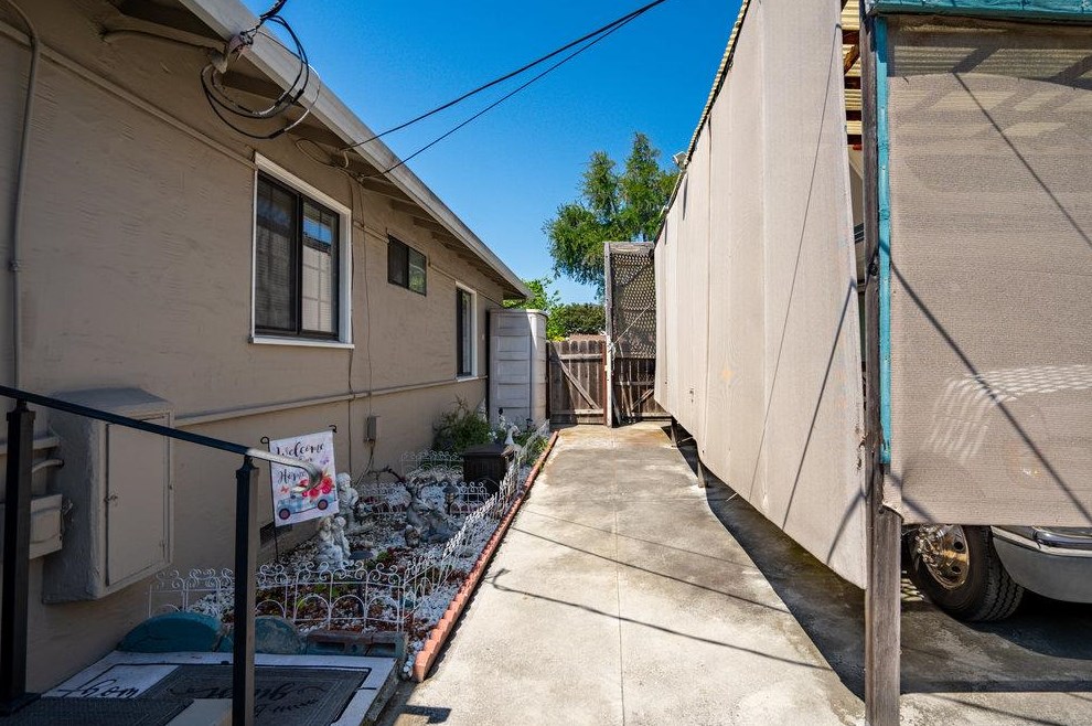 1765 Walnut Grove Ave, San Jose CA  95126-1335 exterior