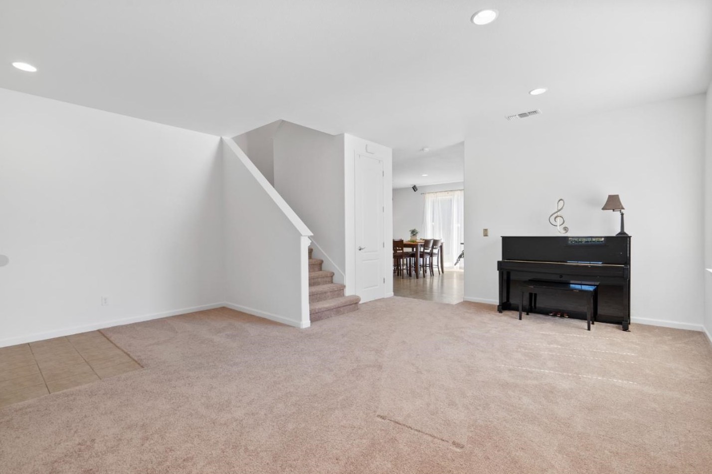 1731 Brighton Dr, Hollister CA  95023-8075 exterior