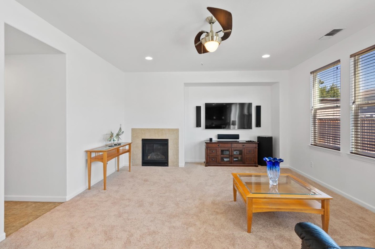 1731 Brighton Dr, Hollister CA  95023-8075 exterior