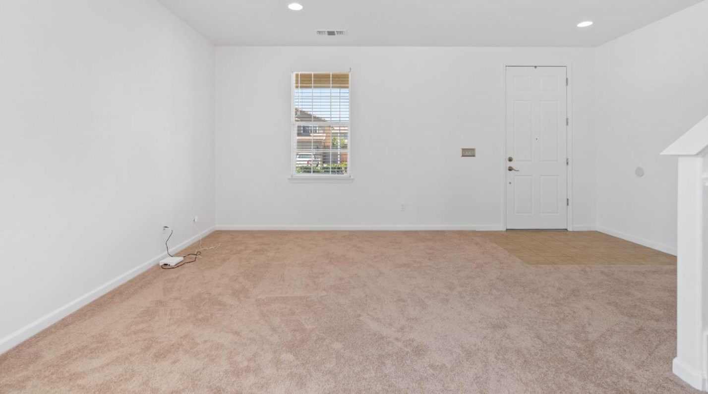 1731 Brighton Dr, Hollister CA  95023-8075 exterior