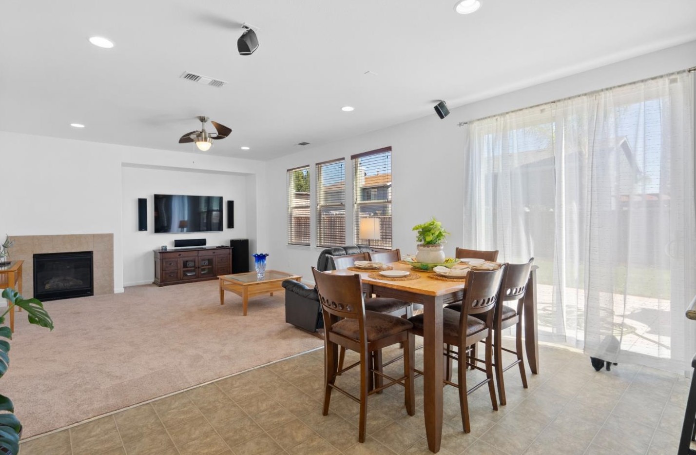 1731 Brighton Dr, Hollister CA  95023-8075 exterior
