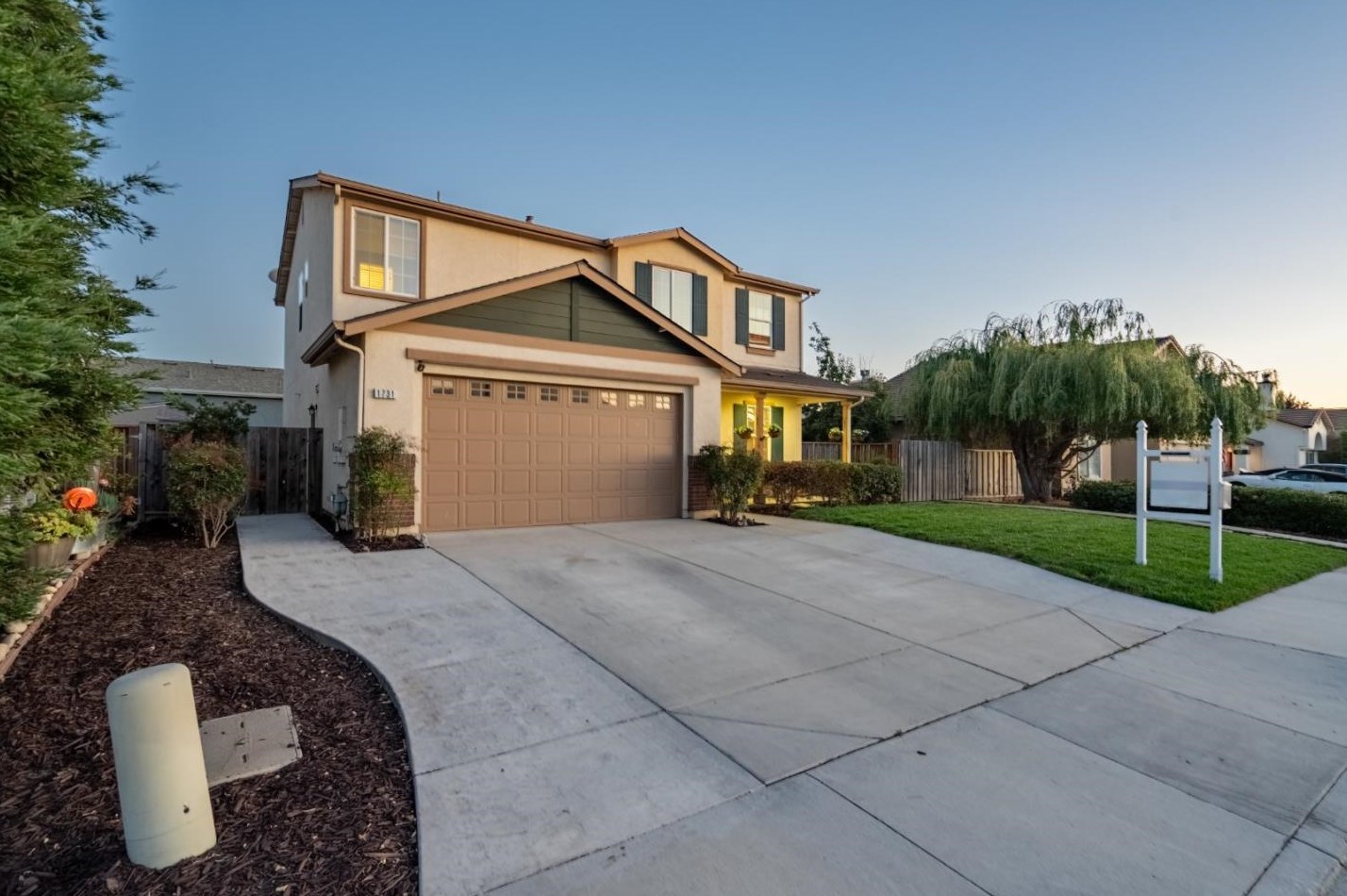 1731 Brighton Dr, Hollister CA  95023-8075 exterior