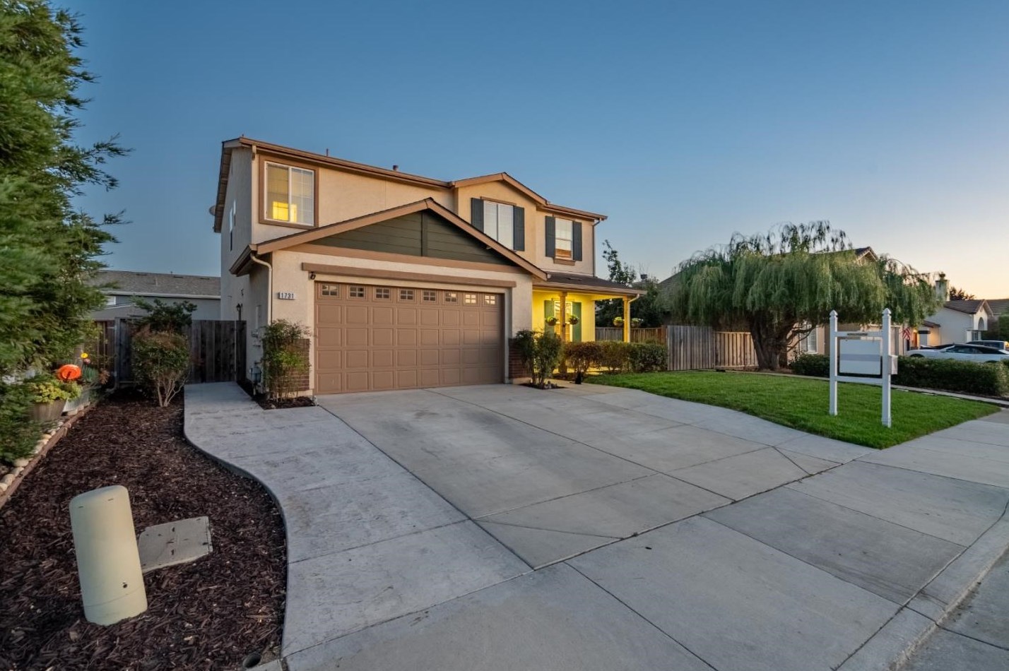 1731 Brighton Dr, Hollister CA  95023-8075 exterior