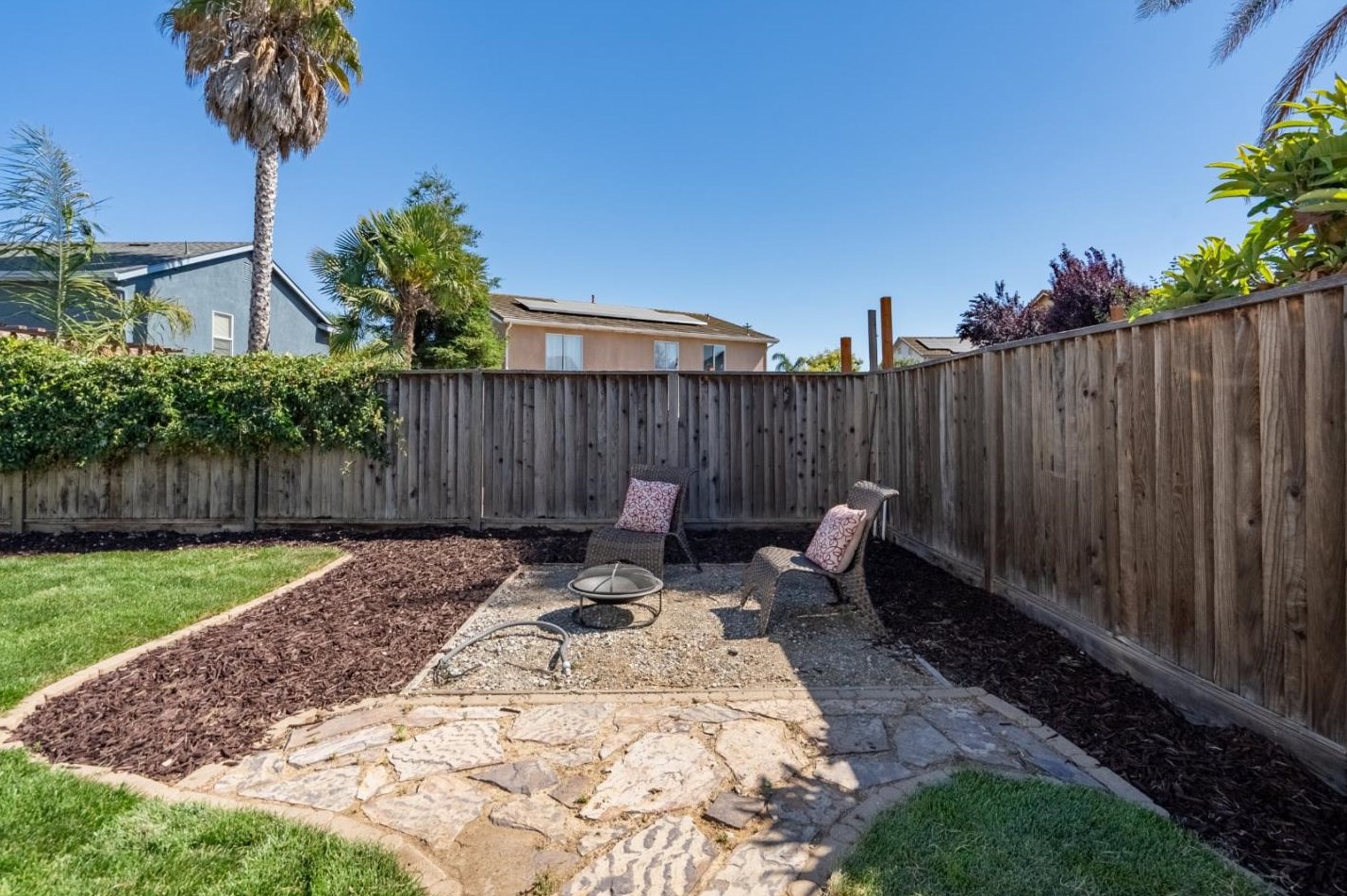 1731 Brighton Dr, Hollister CA  95023-8075 exterior