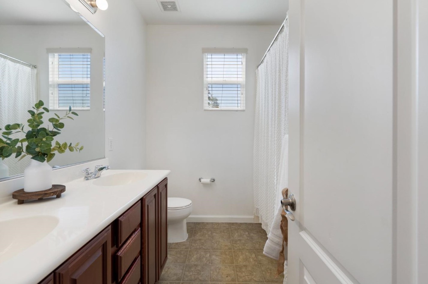 1731 Brighton Dr, Hollister CA  95023-8075 exterior