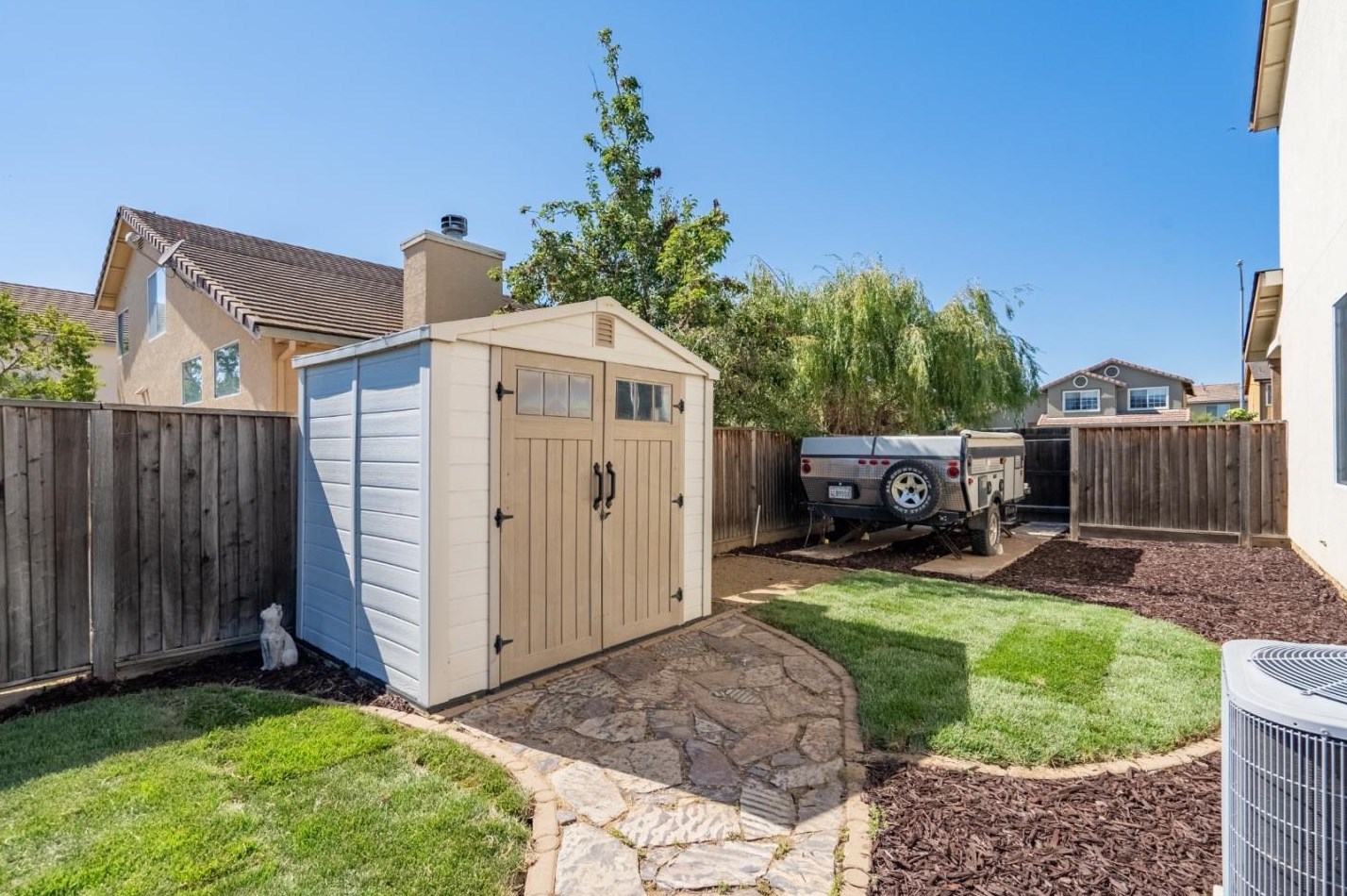 1731 Brighton Dr, Hollister CA  95023-8075 exterior