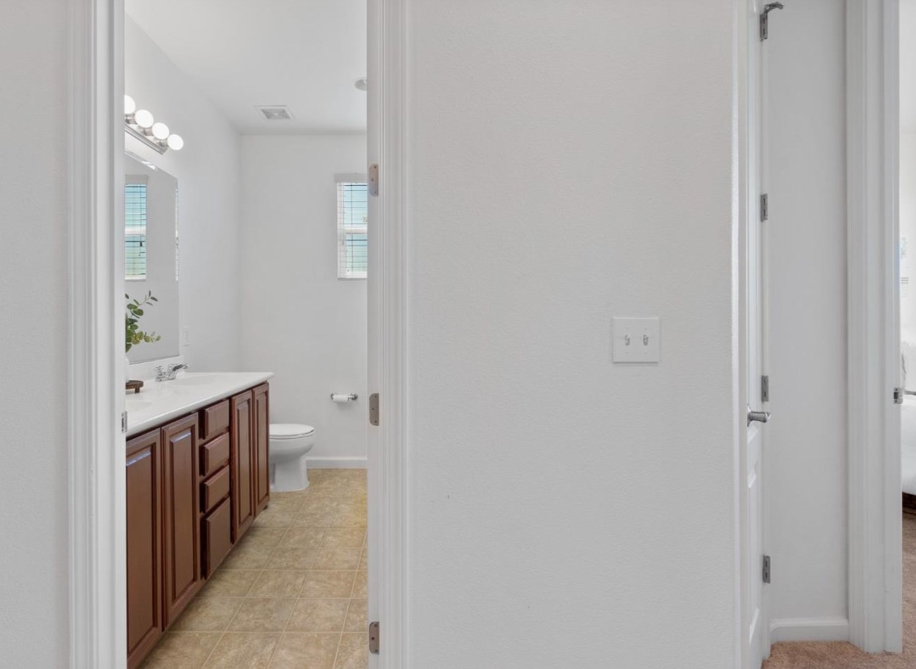 1731 Brighton Dr, Hollister CA  95023-8075 exterior