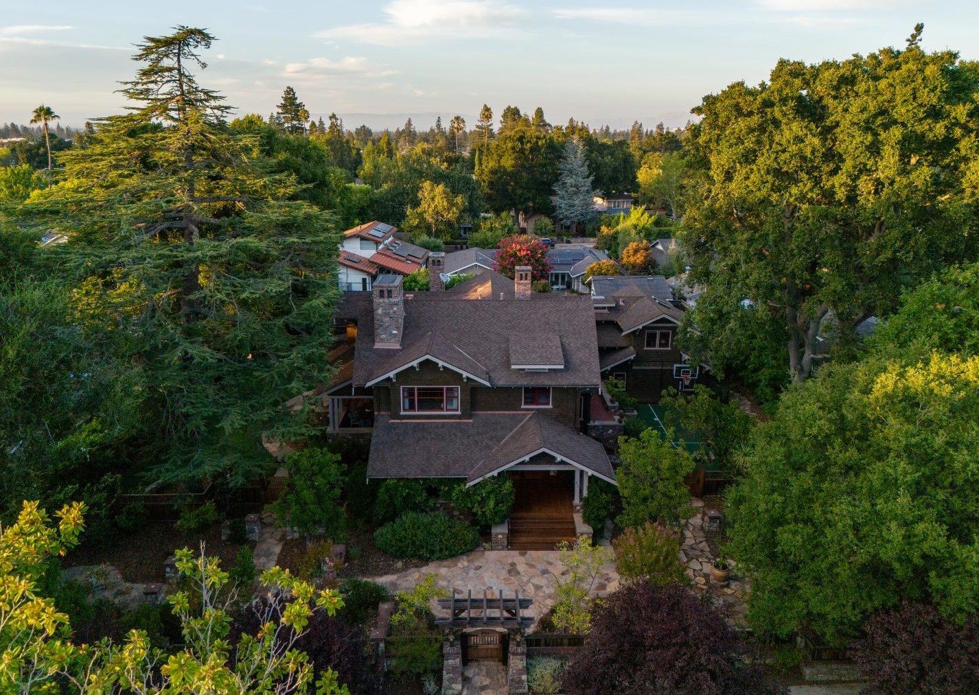 711 University Ave, Los Altos CA  94022-3932 exterior